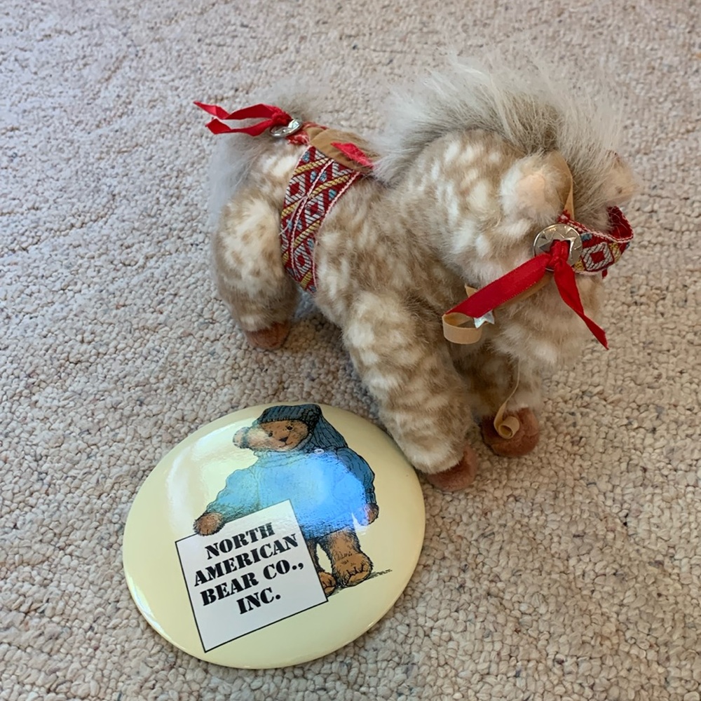 Oatsie vintage horse/ pin